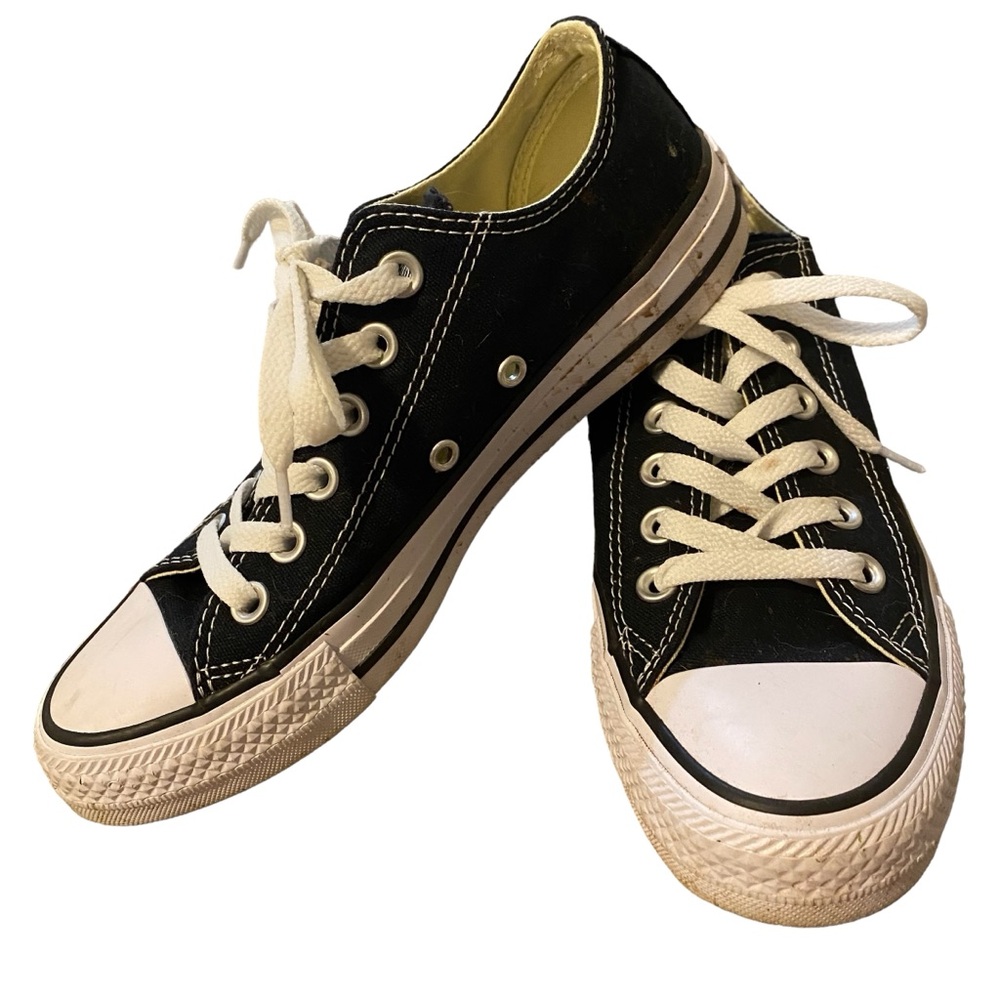 EUC Classic Converse All Stars Chuck Taylor’s